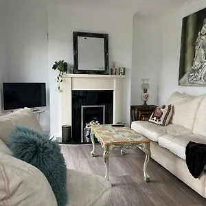 https://apt-cosy-2-double-bed.dublin-hotelsweb.com
